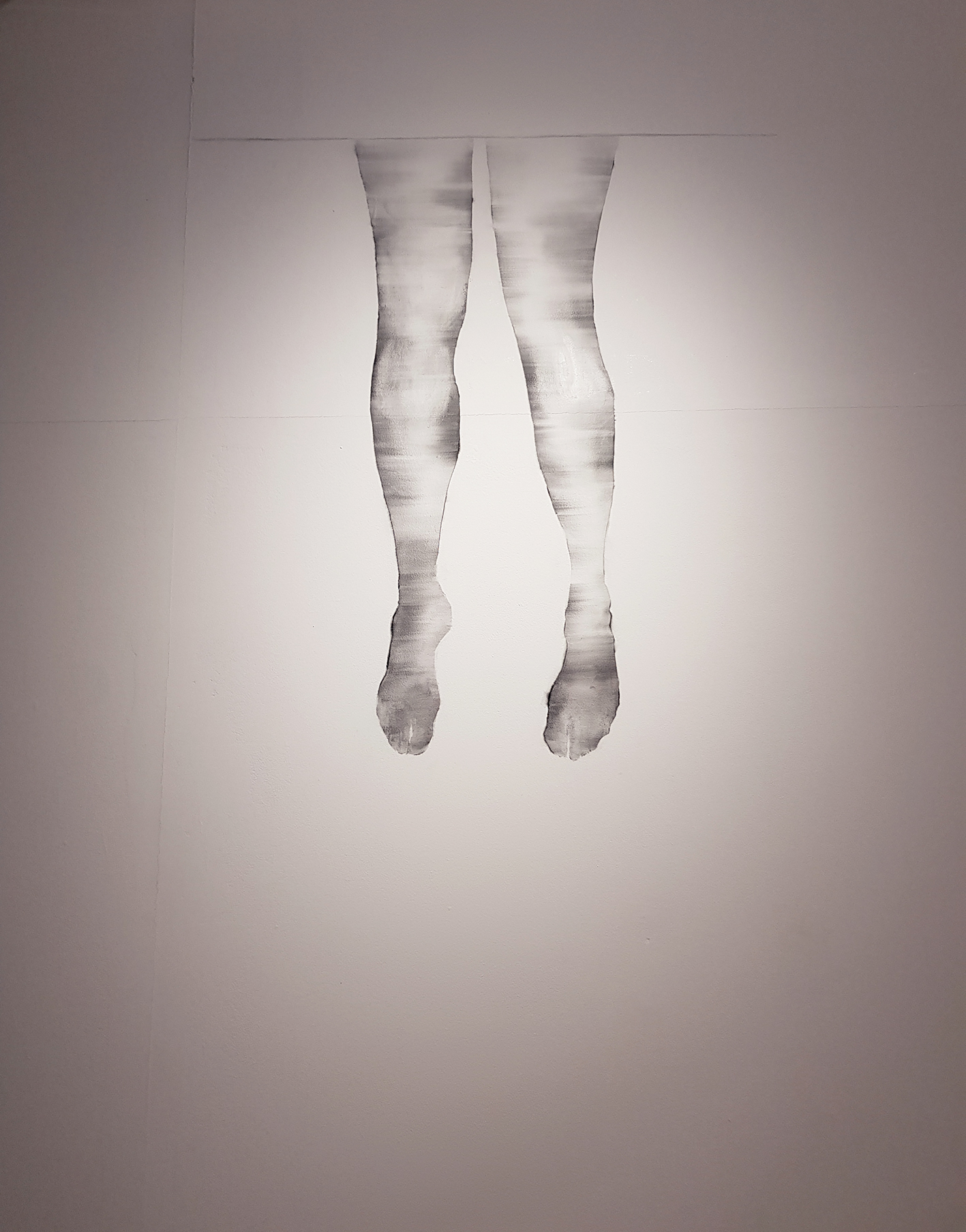 Leave-taking, 2021,hiili seinään/charcoal on wall. 